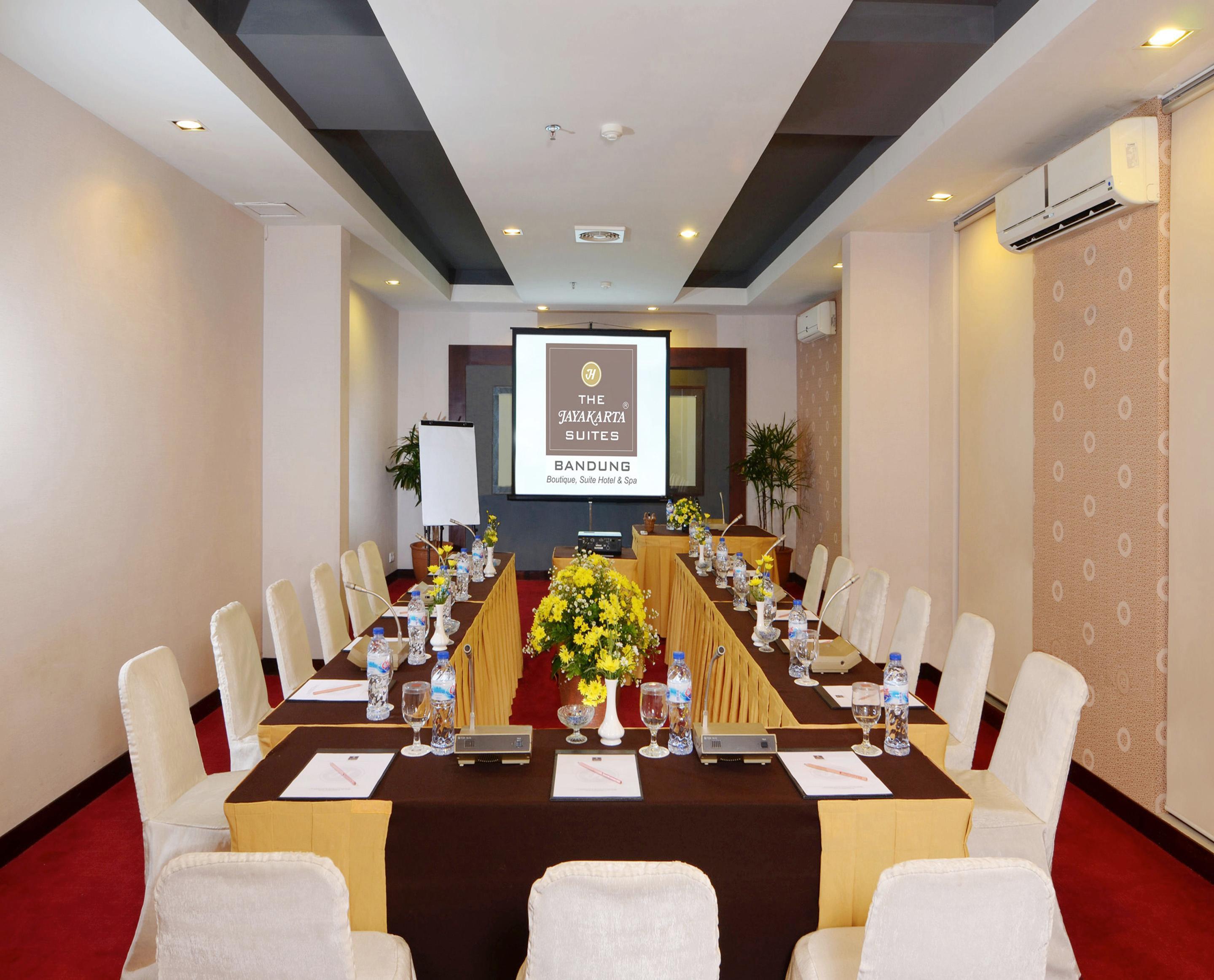 The Jayakarta Suites Бандунг Экстерьер фото