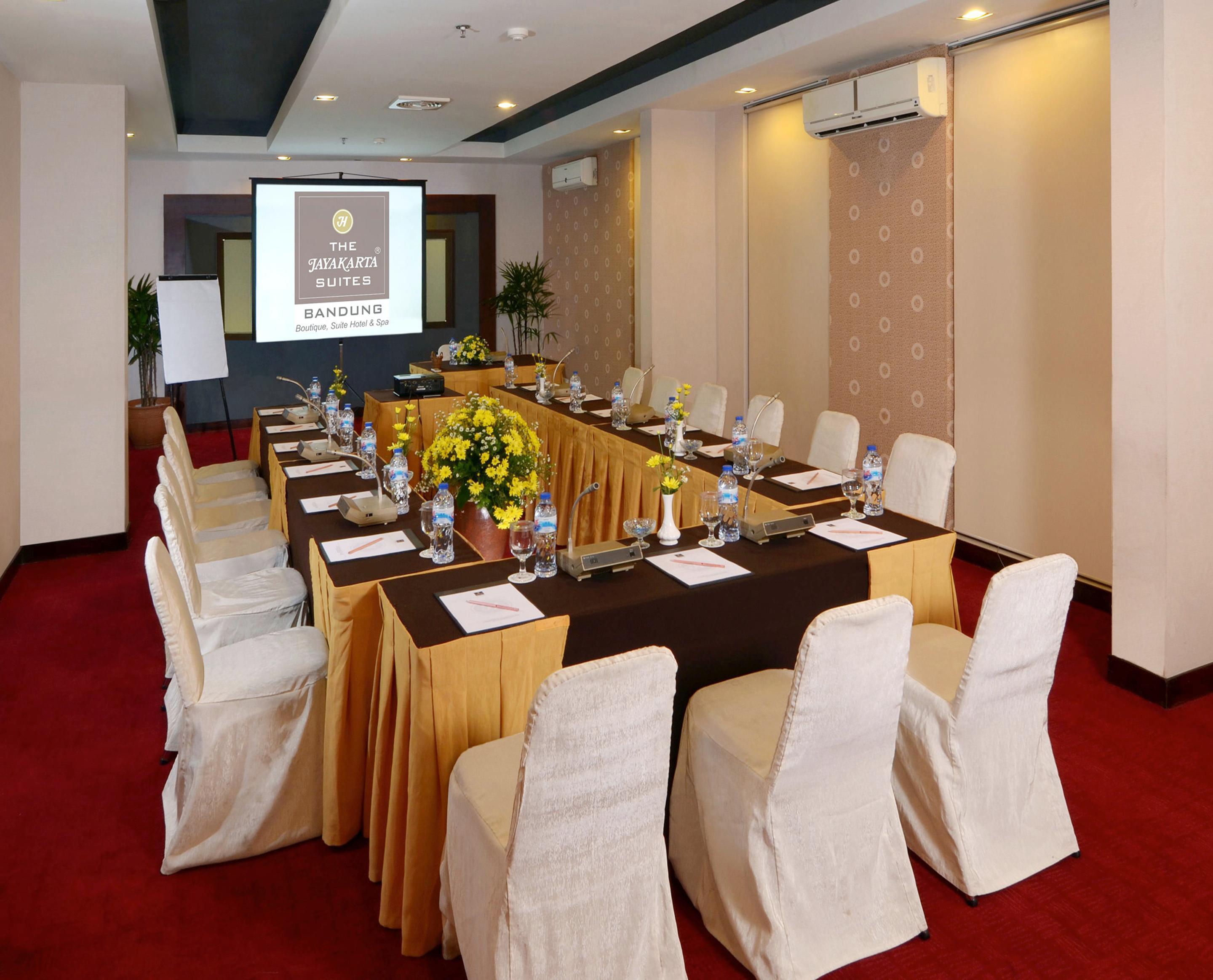 The Jayakarta Suites Бандунг Экстерьер фото