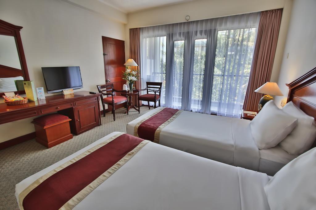 The Jayakarta Suites Бандунг Номер фото