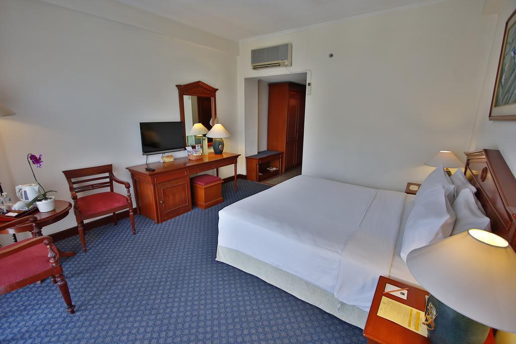 The Jayakarta Suites Бандунг Номер фото