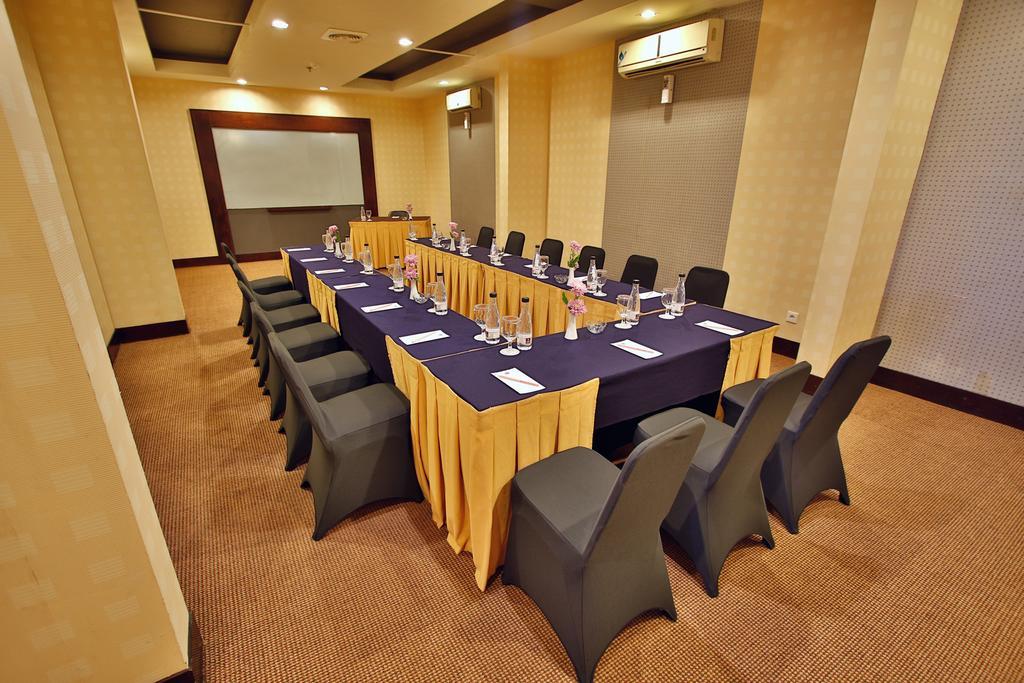 The Jayakarta Suites Бандунг Экстерьер фото