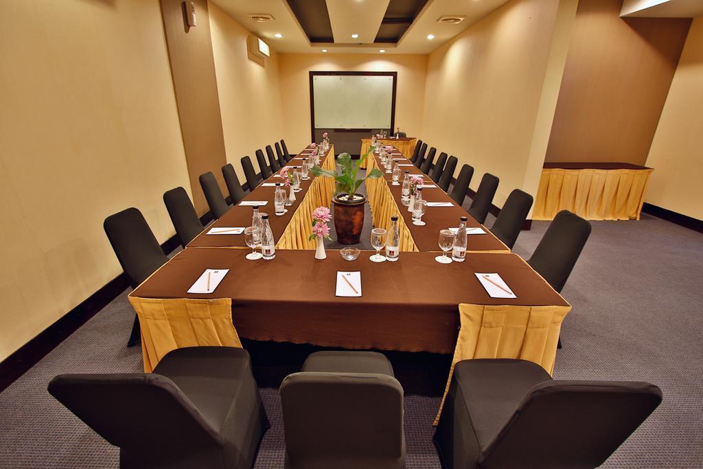 The Jayakarta Suites Бандунг Экстерьер фото