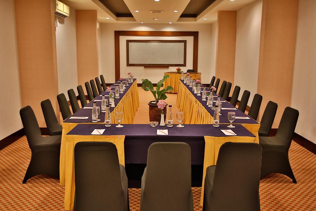 The Jayakarta Suites Бандунг Экстерьер фото