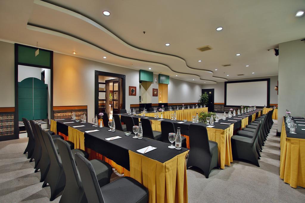 The Jayakarta Suites Бандунг Экстерьер фото