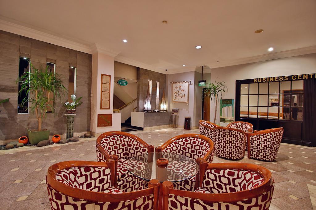 The Jayakarta Suites Бандунг Экстерьер фото